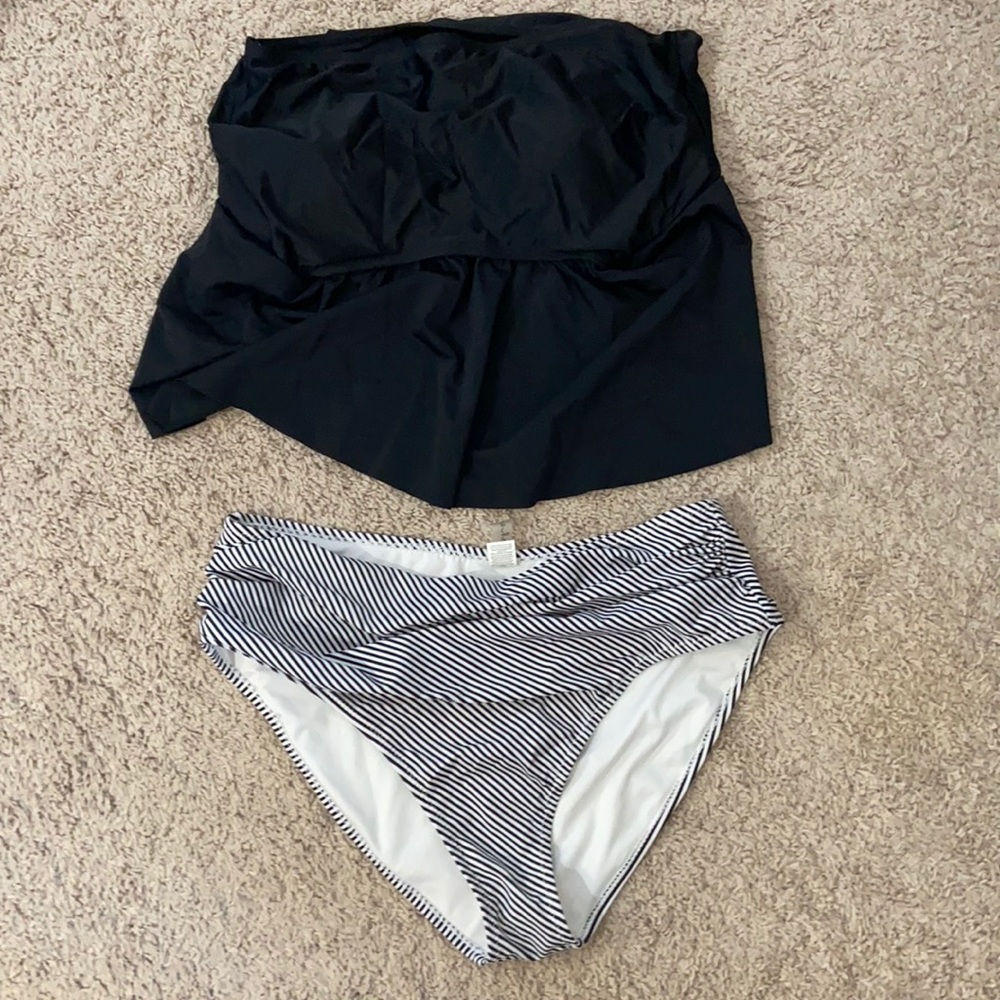 Cupshe strapless top and high waisted bottom. Black and white.